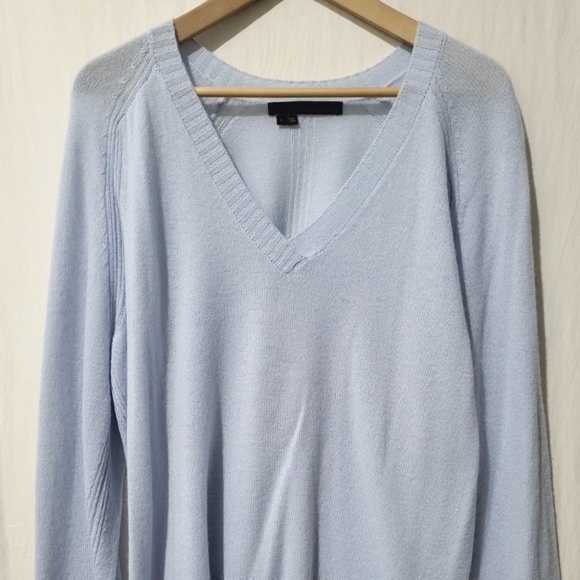 Unworn 360 Cashmere Light Blue Cashmere V-Neck Sweater - Picture 2 of 8